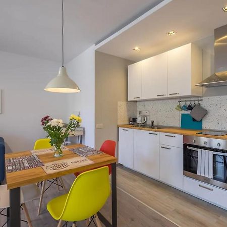 Quiet & Airy Modern Apt. Top Centre Free Parking صوفيا المظهر الخارجي الصورة