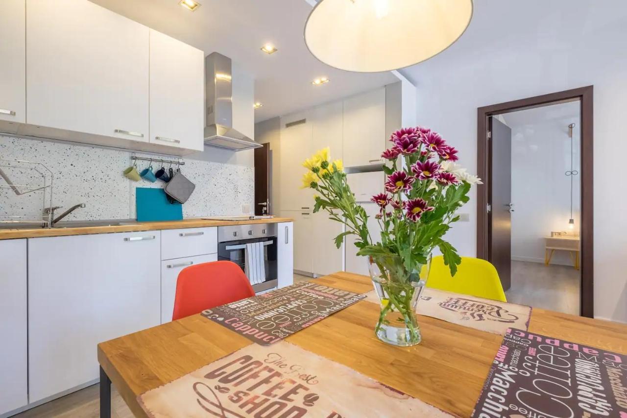 Quiet & Airy Modern Apt. Top Centre Free Parking صوفيا المظهر الخارجي الصورة
