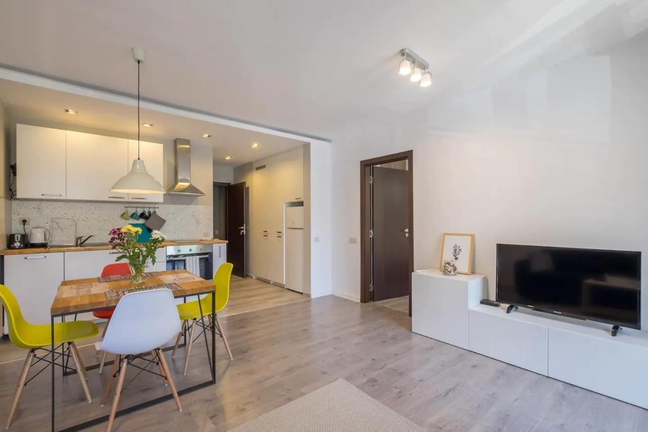 Quiet & Airy Modern Apt. Top Centre Free Parking صوفيا المظهر الخارجي الصورة