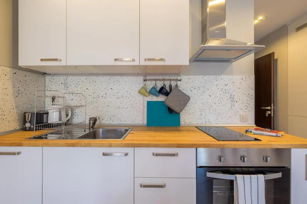 Quiet & Airy Modern Apt. Top Centre Free Parking صوفيا المظهر الخارجي الصورة